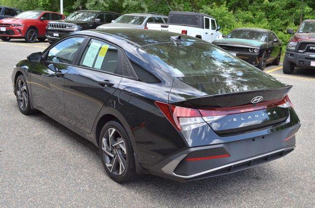 2025 Hyundai Elantra SEL Sport