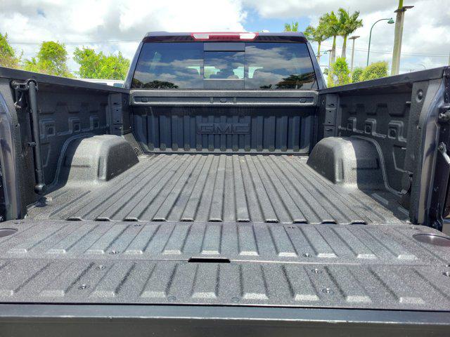 2025 GMC Sierra 1500 4WD Crew Cab Short Box SLT