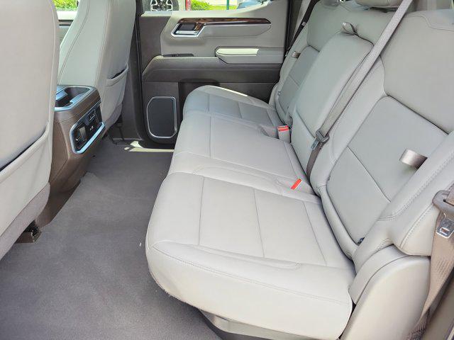 2025 GMC Sierra 1500 4WD Crew Cab Short Box SLT