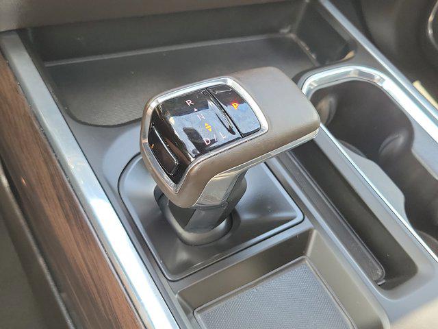 2025 GMC Sierra 1500 4WD Crew Cab Short Box SLT