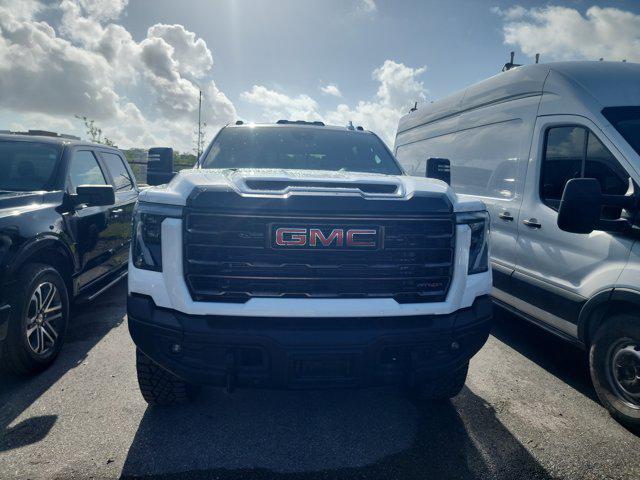 2025 GMC Sierra 2500HD 4WD Crew Cab Standard Bed AT4X