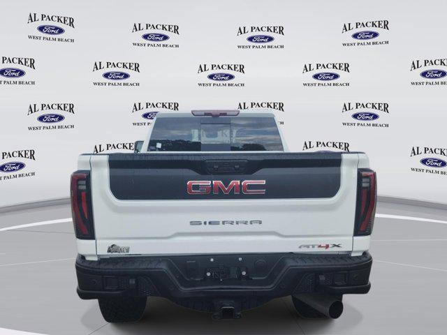 2025 GMC Sierra 2500HD 4WD Crew Cab Standard Bed AT4X