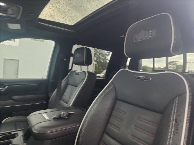 2025 GMC Sierra 2500HD 4WD Crew Cab Standard Bed AT4X