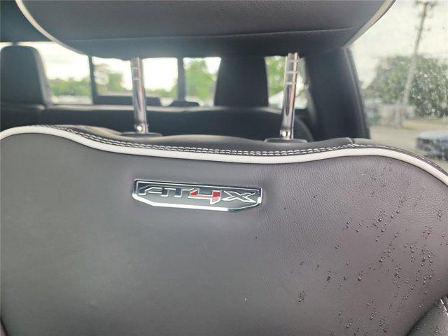2025 GMC Sierra 2500HD 4WD Crew Cab Standard Bed AT4X