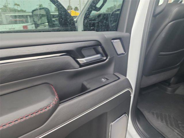 2025 GMC Sierra 2500HD 4WD Crew Cab Standard Bed AT4X