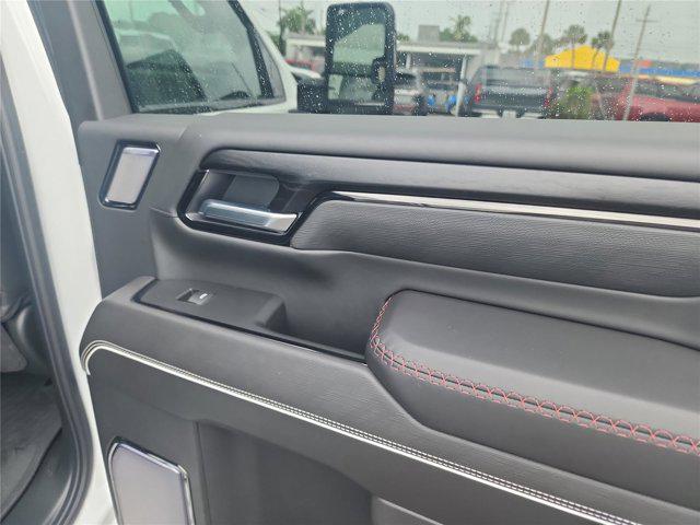 2025 GMC Sierra 2500HD 4WD Crew Cab Standard Bed AT4X