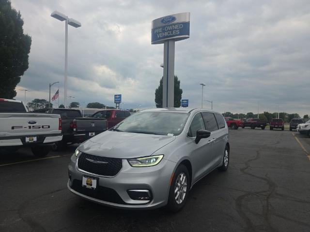 2024 Chrysler Pacifica Touring L for sale in Springfield, IL