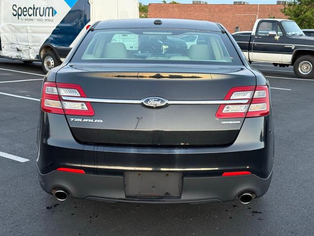 2015 Ford Taurus SE