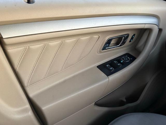 2015 Ford Taurus SE