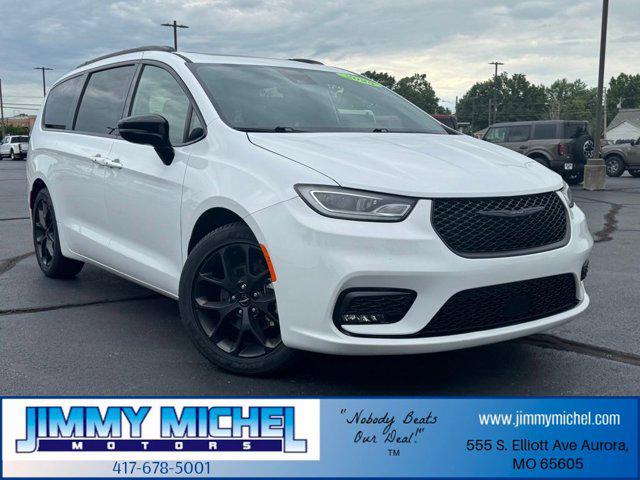 2025 Chrysler Pacifica Limited for sale in Aurora, MO