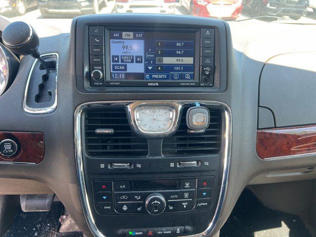 2012 Chrysler Town & Country Touring-L