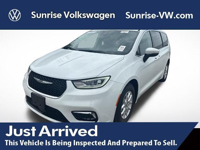 2023 Chrysler Pacifica Touring L for sale in Fort Pierce, FL