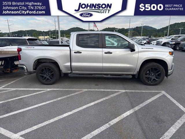 2022 Chevrolet Silverado 1500 4WD Crew Cab Short Bed Custom