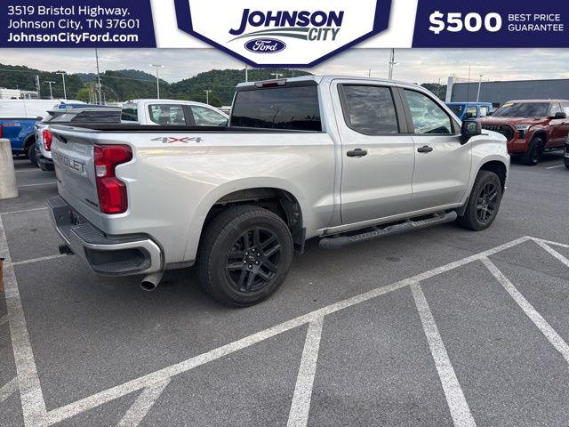 2022 Chevrolet Silverado 1500 4WD Crew Cab Short Bed Custom