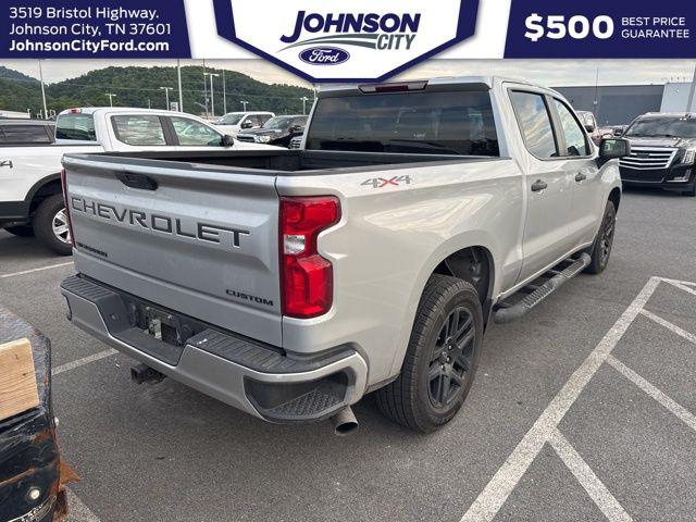 2022 Chevrolet Silverado 1500 4WD Crew Cab Short Bed Custom