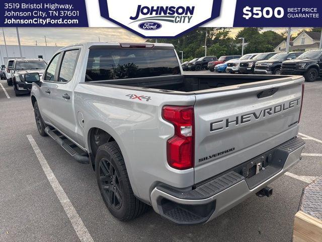 2022 Chevrolet Silverado 1500 4WD Crew Cab Short Bed Custom