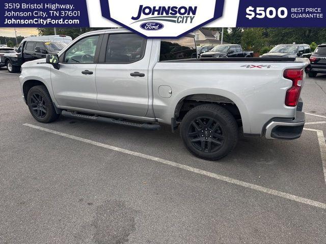 2022 Chevrolet Silverado 1500 4WD Crew Cab Short Bed Custom