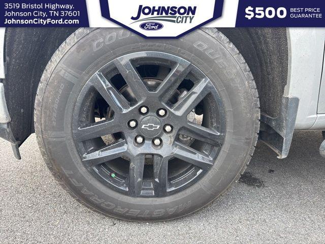 2022 Chevrolet Silverado 1500 4WD Crew Cab Short Bed Custom