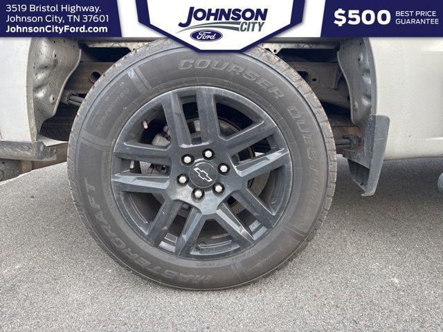 2022 Chevrolet Silverado 1500 4WD Crew Cab Short Bed Custom