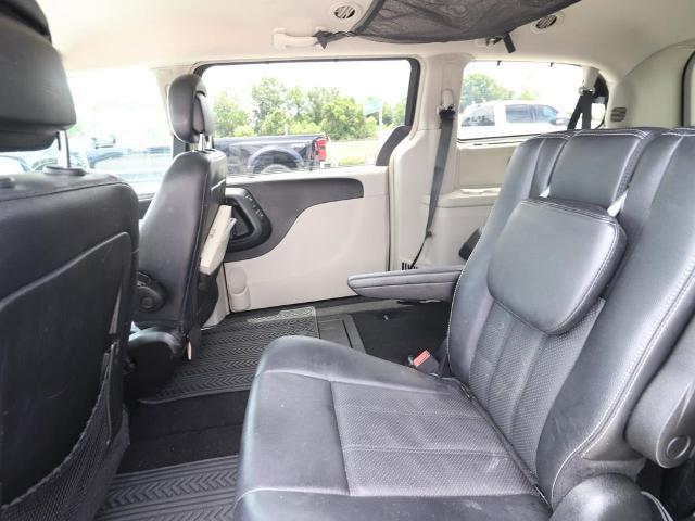 2014 Chrysler Town & Country Touring-L