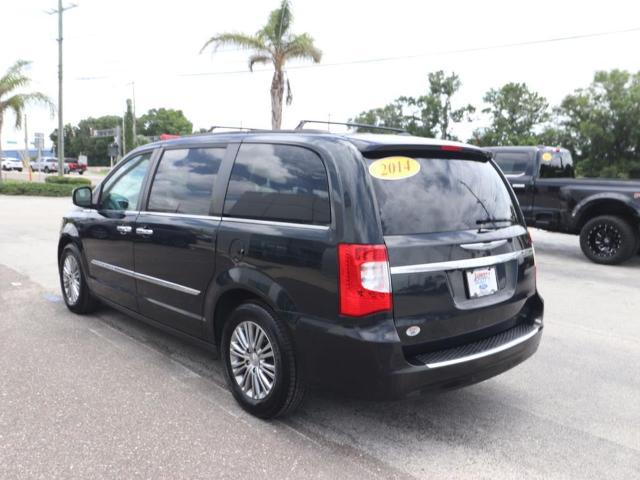 2014 Chrysler Town & Country Touring-L