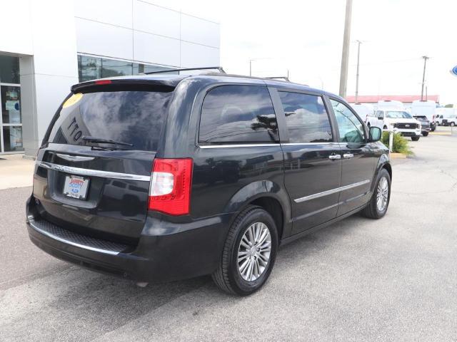 2014 Chrysler Town & Country Touring-L