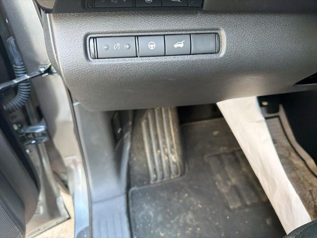 2025 Nissan Pathfinder SV FWD