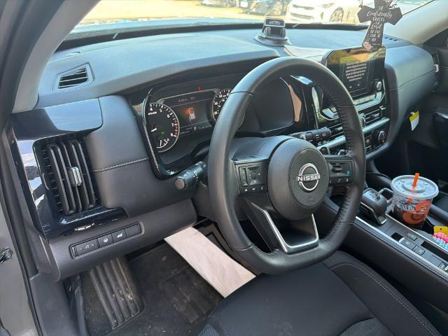 2025 Nissan Pathfinder SV FWD