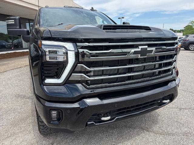 2025 Chevrolet Silverado 2500HD 4WD Crew Cab Standard Bed High Country