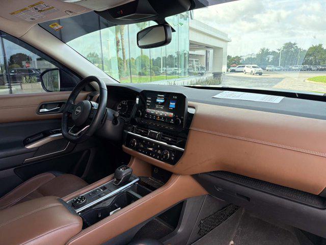 2022 Nissan Pathfinder Platinum 4WD
