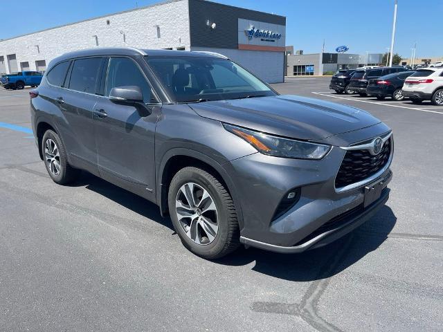 2022 Toyota Highlander Hybrid XLE for sale in Eau Claire, WI