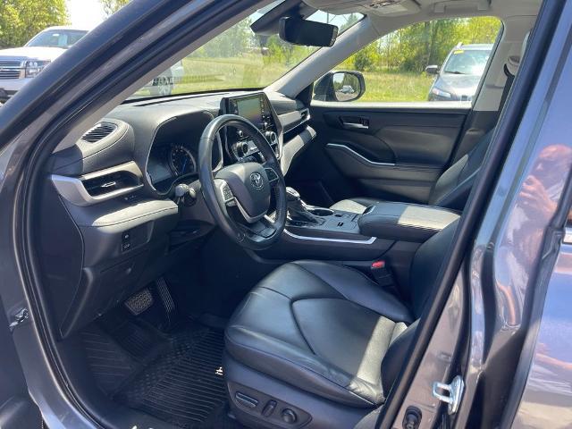 2022 Toyota Highlander Hybrid XLE