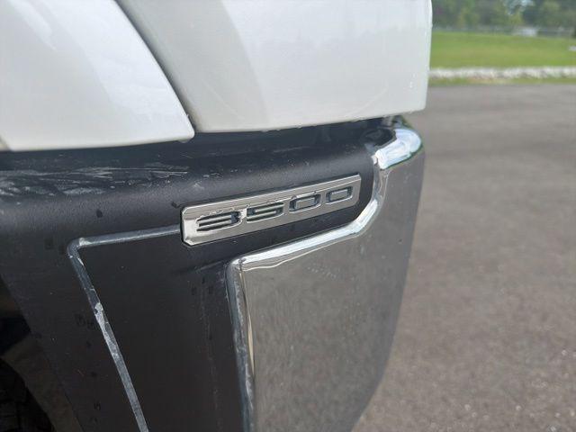 2024 GMC Sierra 3500HD 4WD Crew Cab Standard Bed SLT