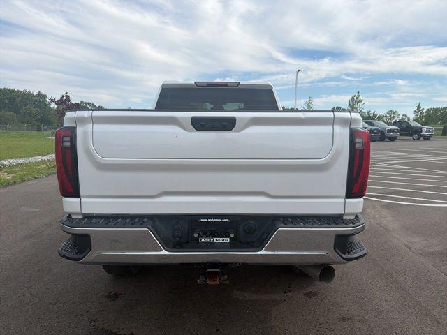 2024 GMC Sierra 3500HD 4WD Crew Cab Standard Bed SLT