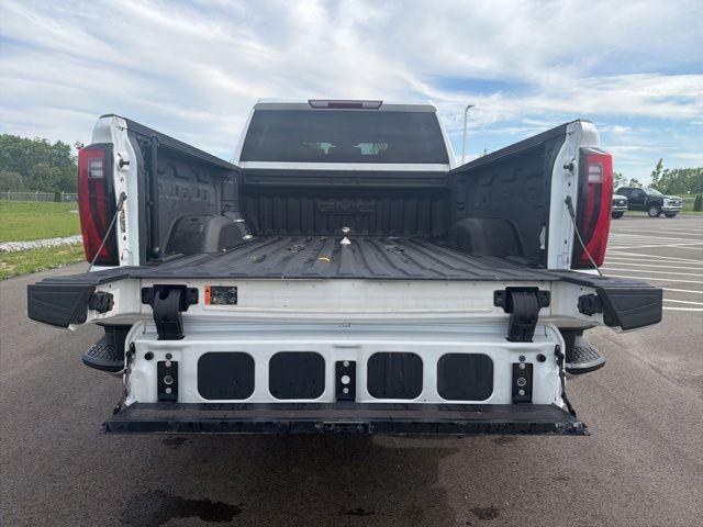 2024 GMC Sierra 3500HD 4WD Crew Cab Standard Bed SLT