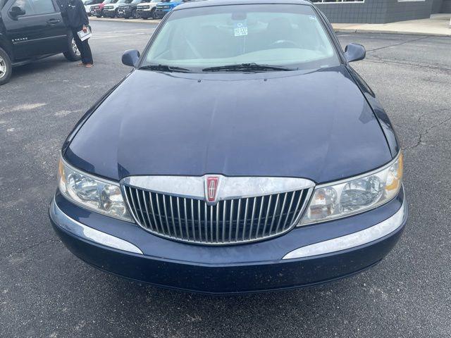 2002 Lincoln Continental Base