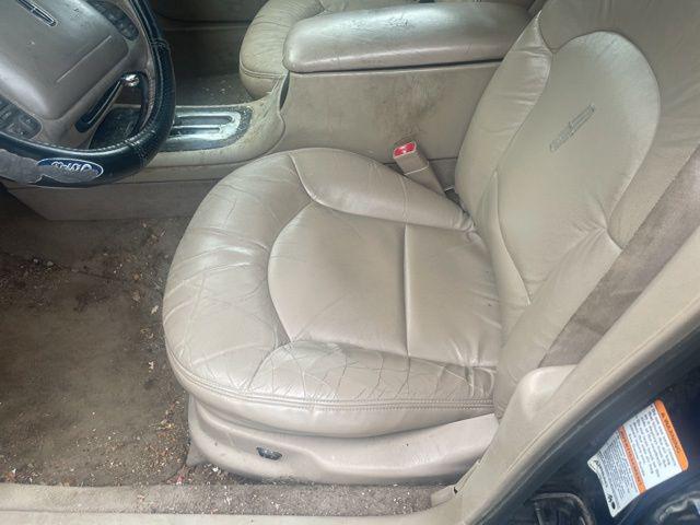2002 Lincoln Continental Base