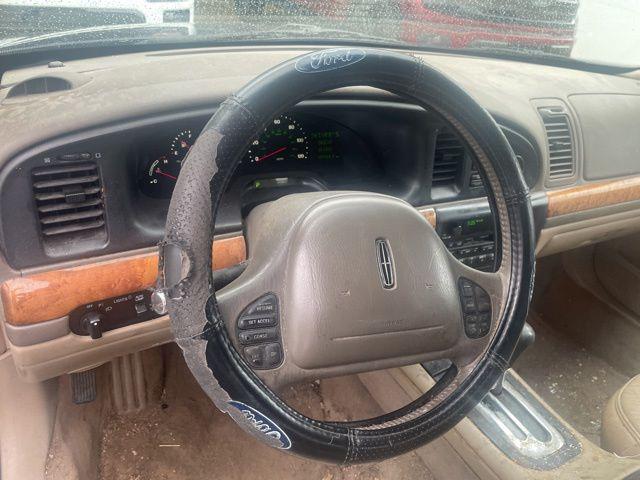 2002 Lincoln Continental Base