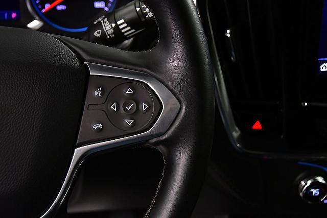 2023 Chevrolet Traverse AWD LT Cloth