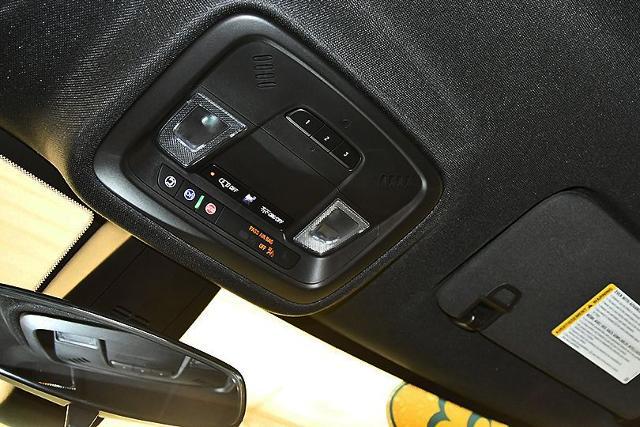 2023 Chevrolet Traverse AWD LT Cloth
