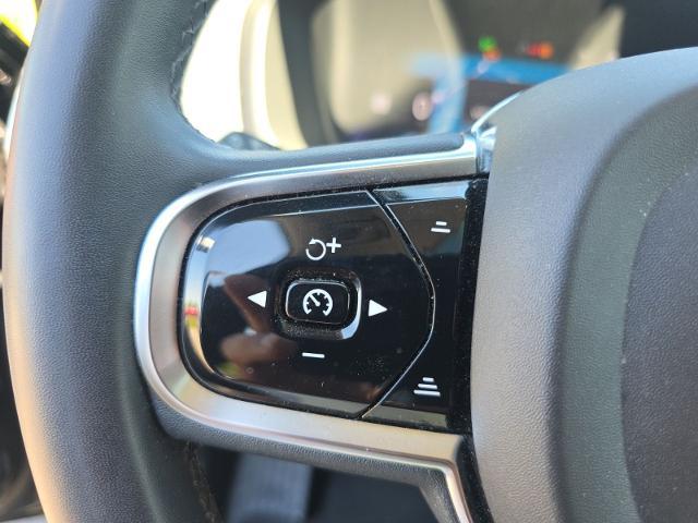 2024 Volvo XC90 B6 Plus Bright Theme 6-Seater
