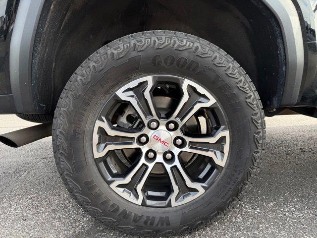 2024 GMC Canyon 4WD AT4