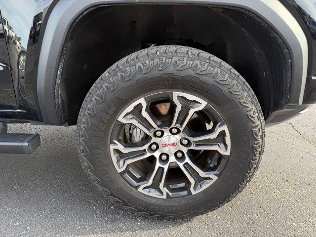 2024 GMC Canyon 4WD AT4
