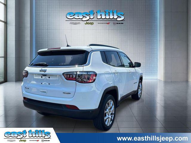 2023 Jeep Compass Latitude Lux FWD