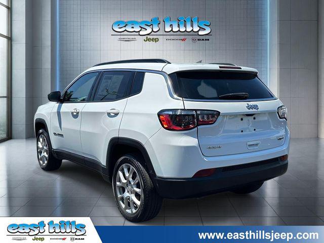 2023 Jeep Compass Latitude Lux FWD