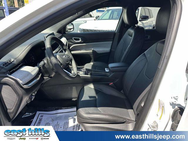 2023 Jeep Compass Latitude Lux FWD