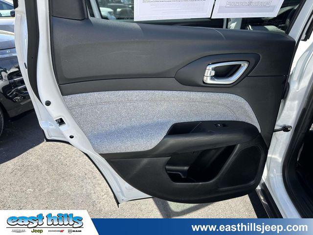 2023 Jeep Compass Latitude Lux FWD
