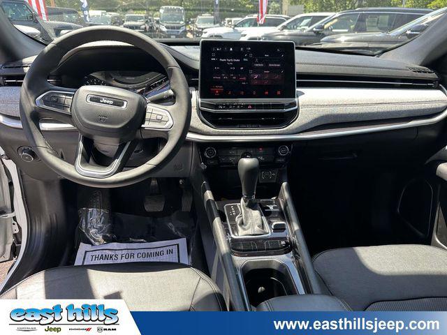 2023 Jeep Compass Latitude Lux FWD