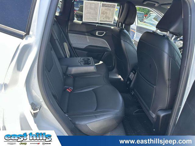 2023 Jeep Compass Latitude Lux FWD