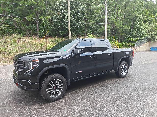 2025 GMC Sierra 1500 4WD Crew Cab Short Box AT4